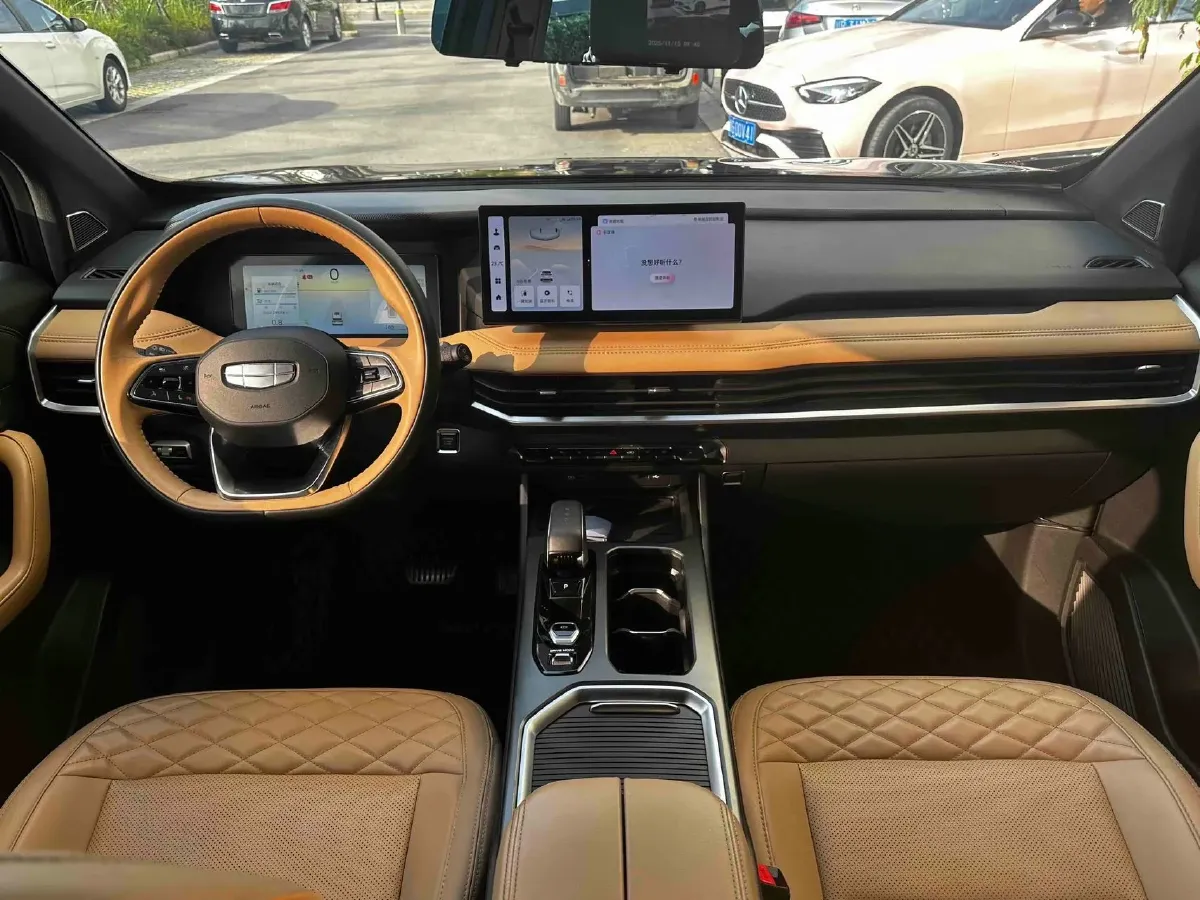 2023 Geely Okavango L 2.0T 218HP L4 7DCT,autocango,china used car exporter,china ev exporter,chinese used car exporter,chinese used ev exporter