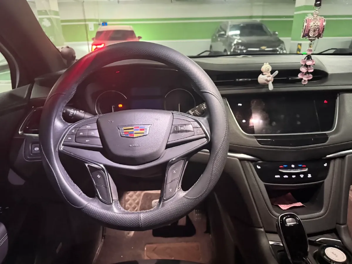 2021 Cadillac XT5 2.0T 237HP L4 9AT,autocango,china used car exporter,china ev exporter,chinese used car exporter,chinese used ev exporter