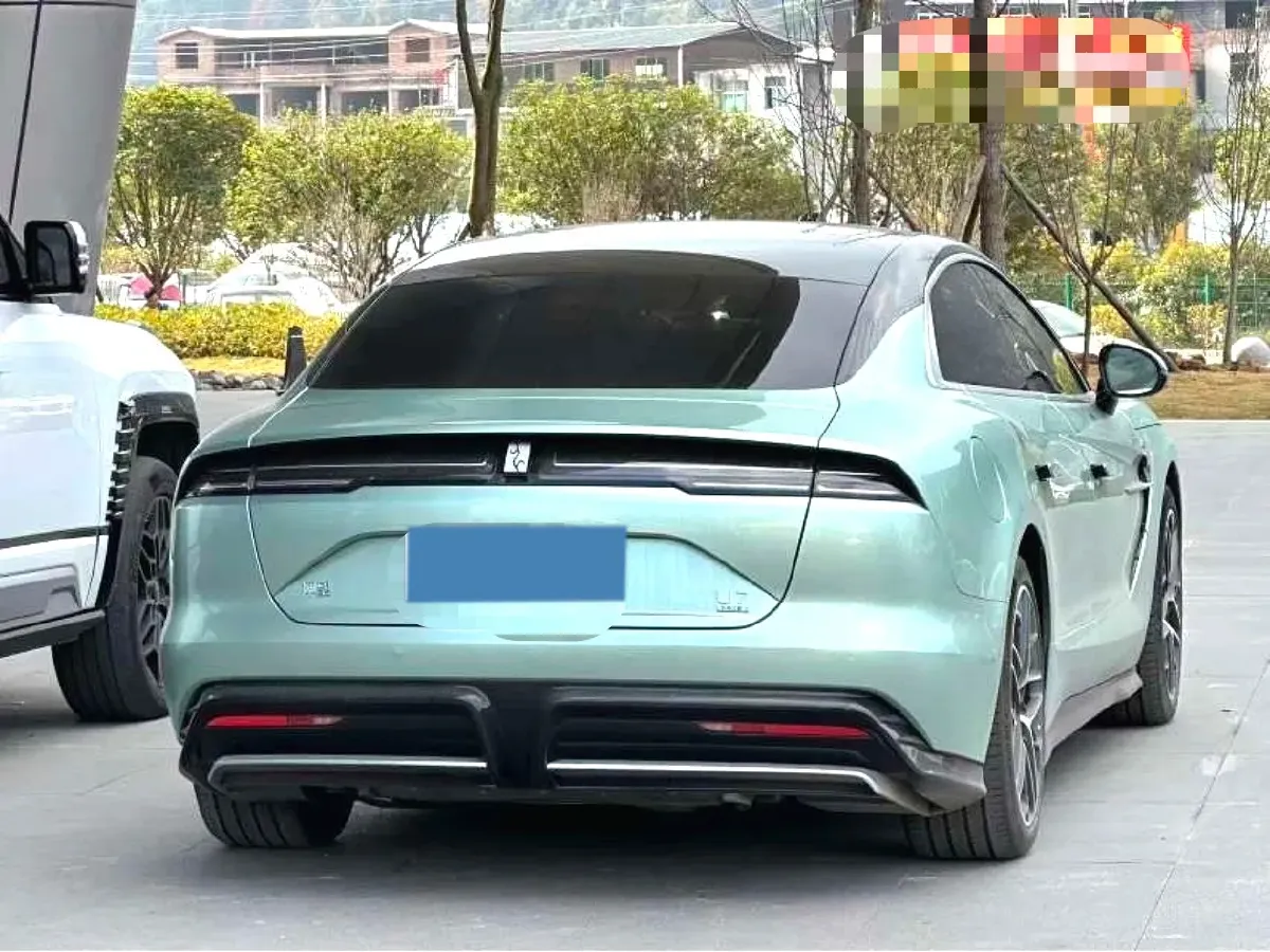 2025 YangWang U7 2.0T 245HP H4 E-CVT PHEV,autocango,china used car exporter,china ev exporter,chinese used car exporter,chinese used ev exporter