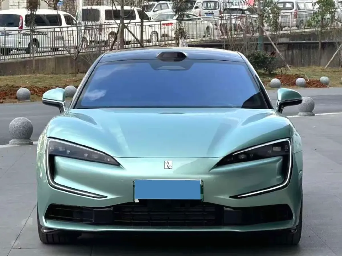 2025 YangWang U7 2.0T 245HP H4 E-CVT PHEV,autocango,china used car exporter,china ev exporter,chinese used car exporter,chinese used ev exporter