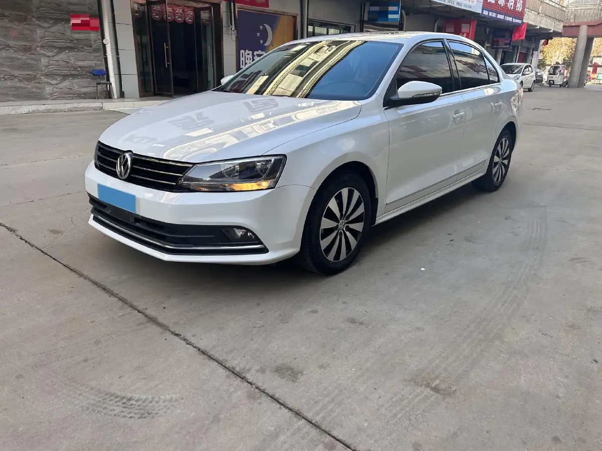 2018 Volkswagen Sagitar 1.2T 110HP L4 7DCT