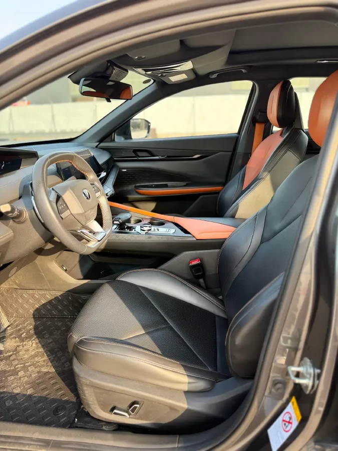 2022 ChangAn UNI-V 1.5T 188HP L4 7DCT,autocango,china used car exporter,china ev exporter,chinese used car exporter,chinese used ev exporter