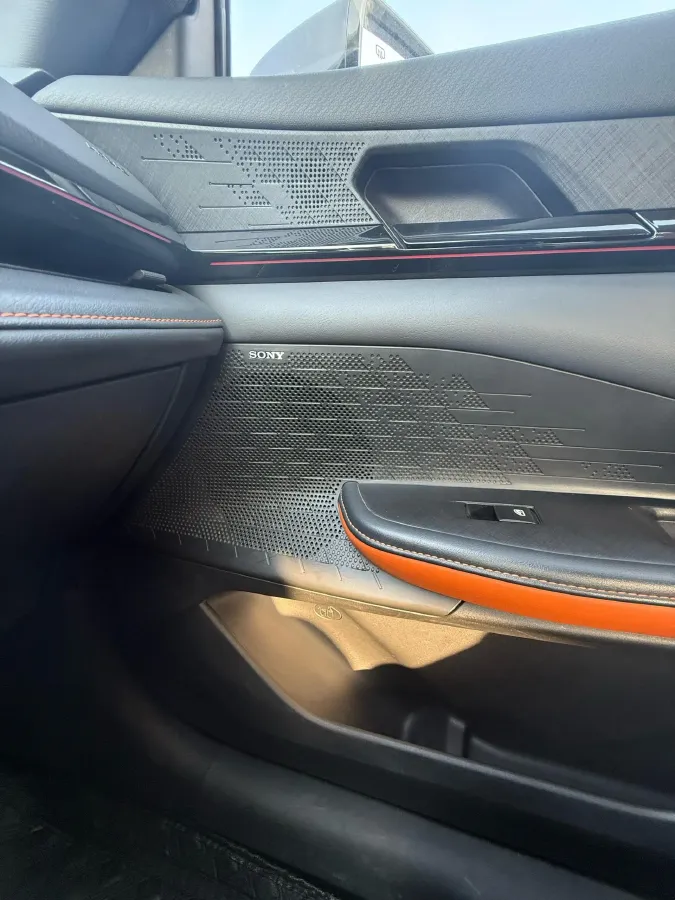 2022 ChangAn UNI-V 1.5T 188HP L4 7DCT,autocango,china used car exporter,china ev exporter,chinese used car exporter,chinese used ev exporter