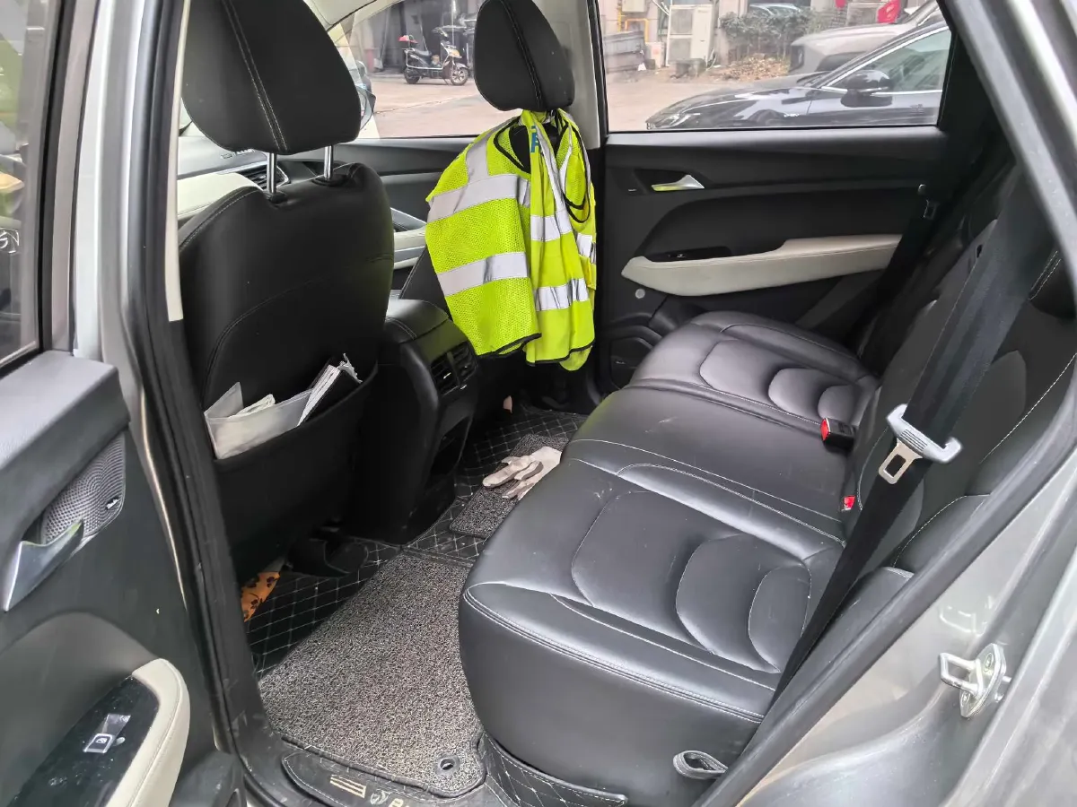 2019 BaoJun 530 1.5T 151HP L4 CVT,autocango,china used car exporter,china ev exporter,chinese used car exporter,chinese used ev exporter