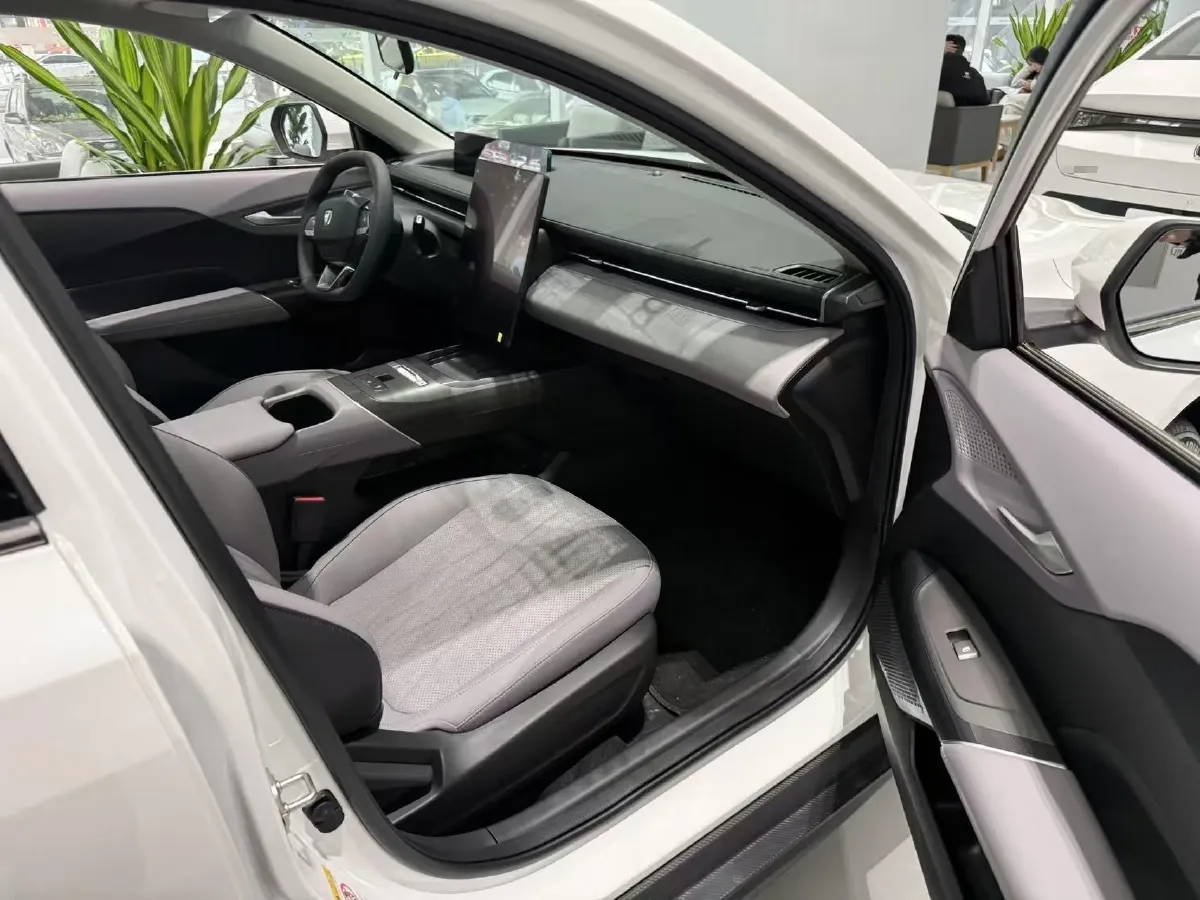 2025 ChangAn EadoPHEV 1.5L 98HP L4 E-CVT PHEV,autocango,china used car exporter,china ev exporter,chinese used car exporter,chinese used ev exporter