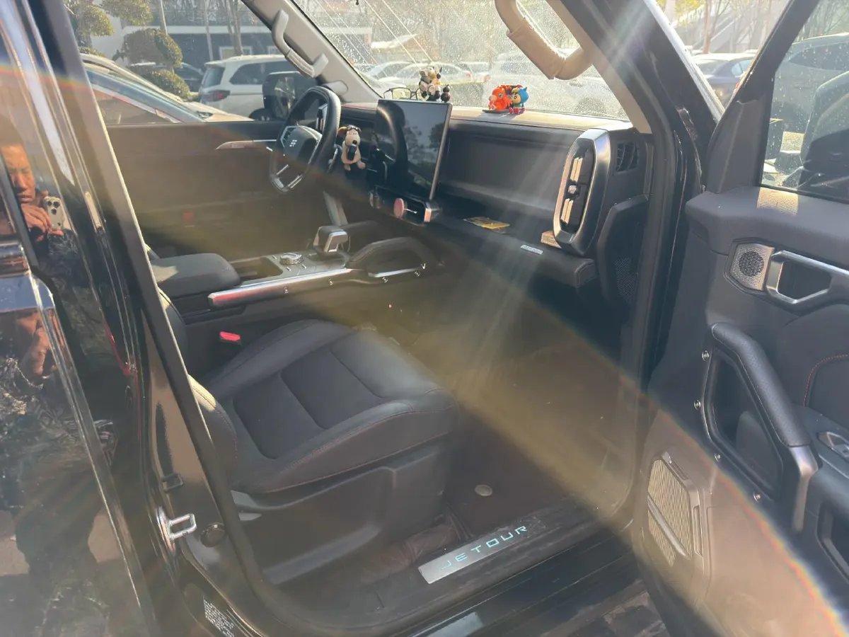 2023 Jetour Traveller 2.0T 254HP L4 7DCT,autocango,china used car exporter,china ev exporter,chinese used car exporter,chinese used ev exporter