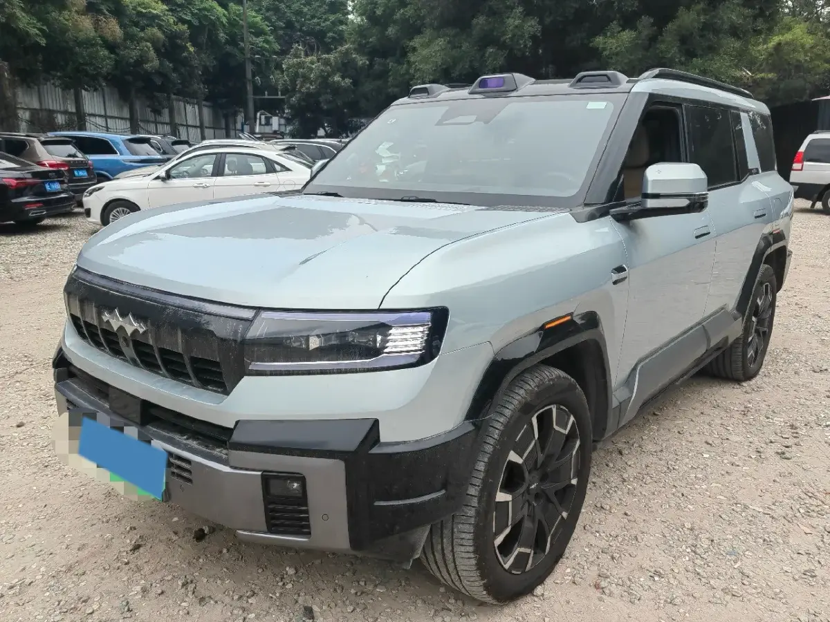 2025 FangChengBao Bao 8 2.0T 245HP L4 E-CVT PHEV 36.8KWH