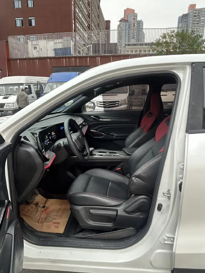 2024 ChangAn X5 PLUS 1.5T 188HP L4 7DCT,autocango,china used car exporter,china ev exporter,chinese used car exporter,chinese used ev exporter