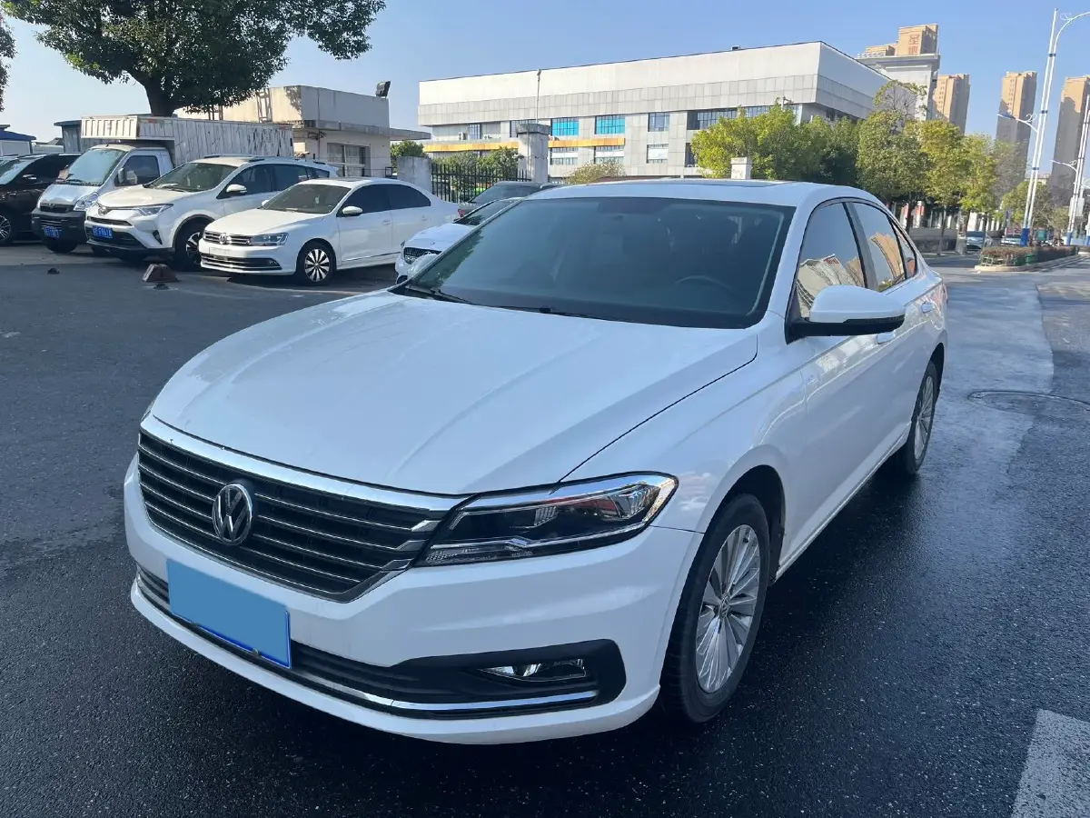 2019 Volkswagen Sagitar 1.2T 116HP L4 7DCT