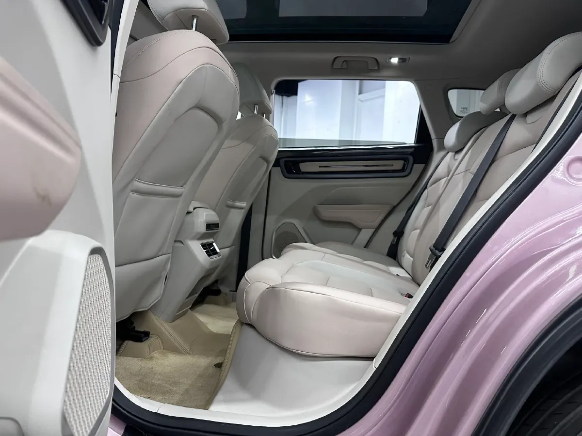 2023 Geely ICON 1.5T 181HP L4 7DCT,autocango,china used car exporter,china ev exporter,chinese used car exporter,chinese used ev exporter