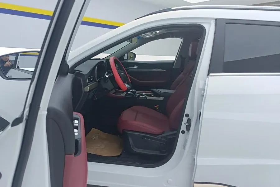 2025 Fulwin FulwinT8 1.5T 156HP L4 1DHT PHEV 18.67KWH,autocango,china used car exporter,china ev exporter,chinese used car exporter,chinese used ev exporter