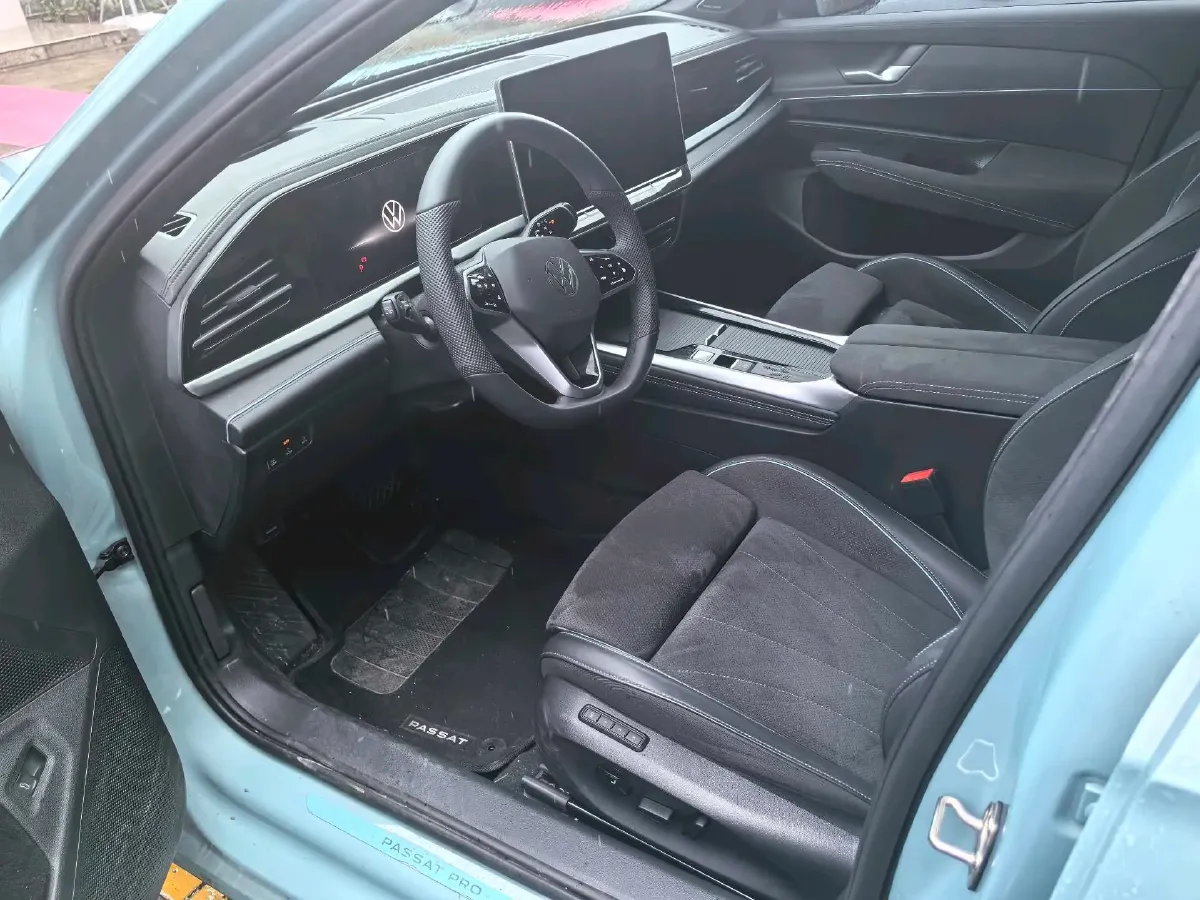2025 Volkswagen Passat 2.0T 220HP L4 7DCT,autocango,china used car exporter,china ev exporter,chinese used car exporter,chinese used ev exporter