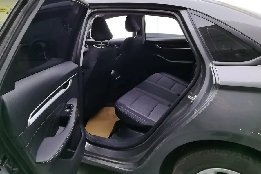 2025 Geely Emgrand 1.5L 127HP L4 5MT,autocango,china used car exporter,china ev exporter,chinese used car exporter,chinese used ev exporter