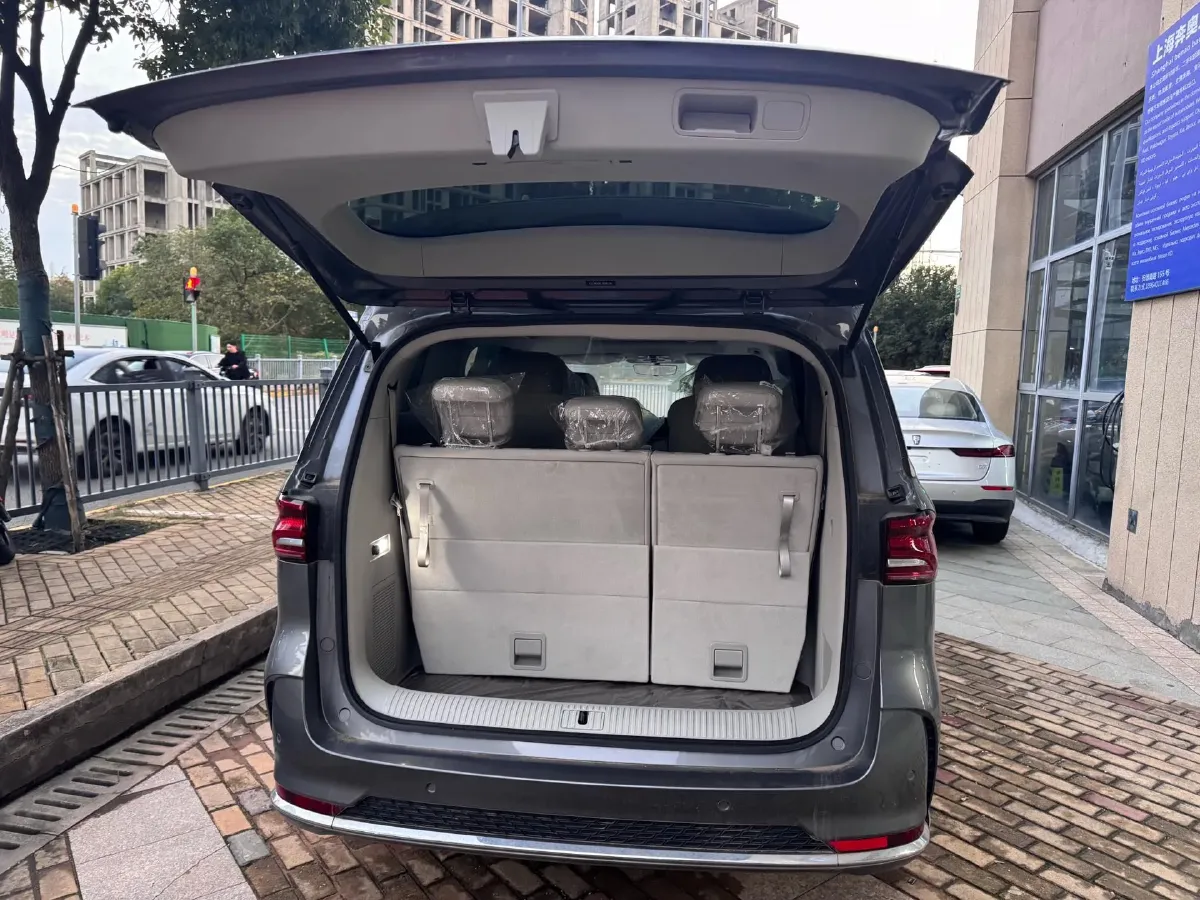 2022 Roewe iMAX8 BEV 90KWH,autocango,china used car exporter,china ev exporter,chinese used car exporter,chinese used ev exporter