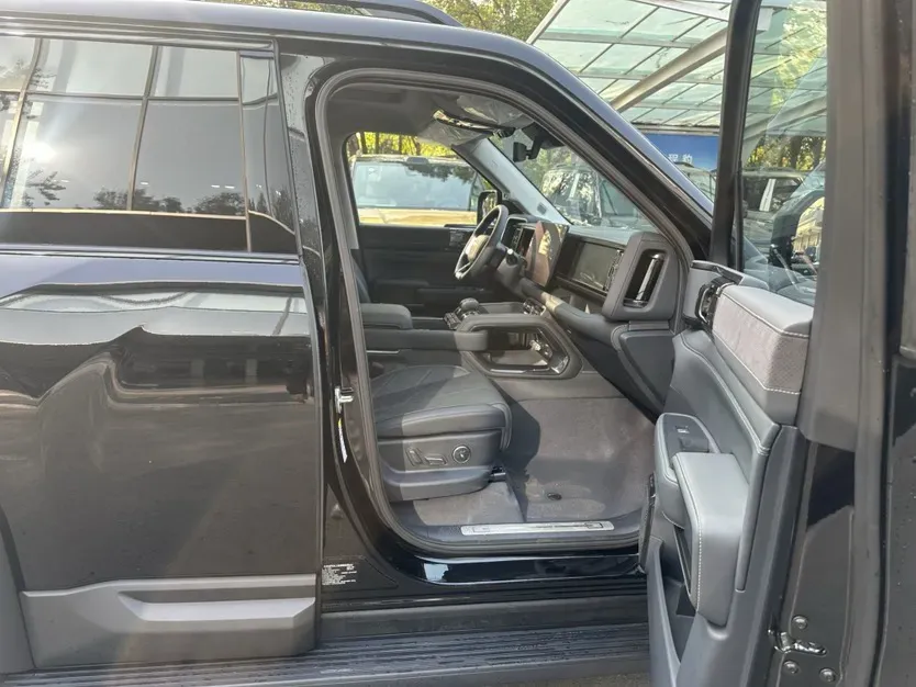 2023 FangChengBao Bao 5 1.5T 194HP L4 E-CVT PHEV 31.8KWH,autocango,china used car exporter,china ev exporter,chinese used car exporter,chinese used ev exporter