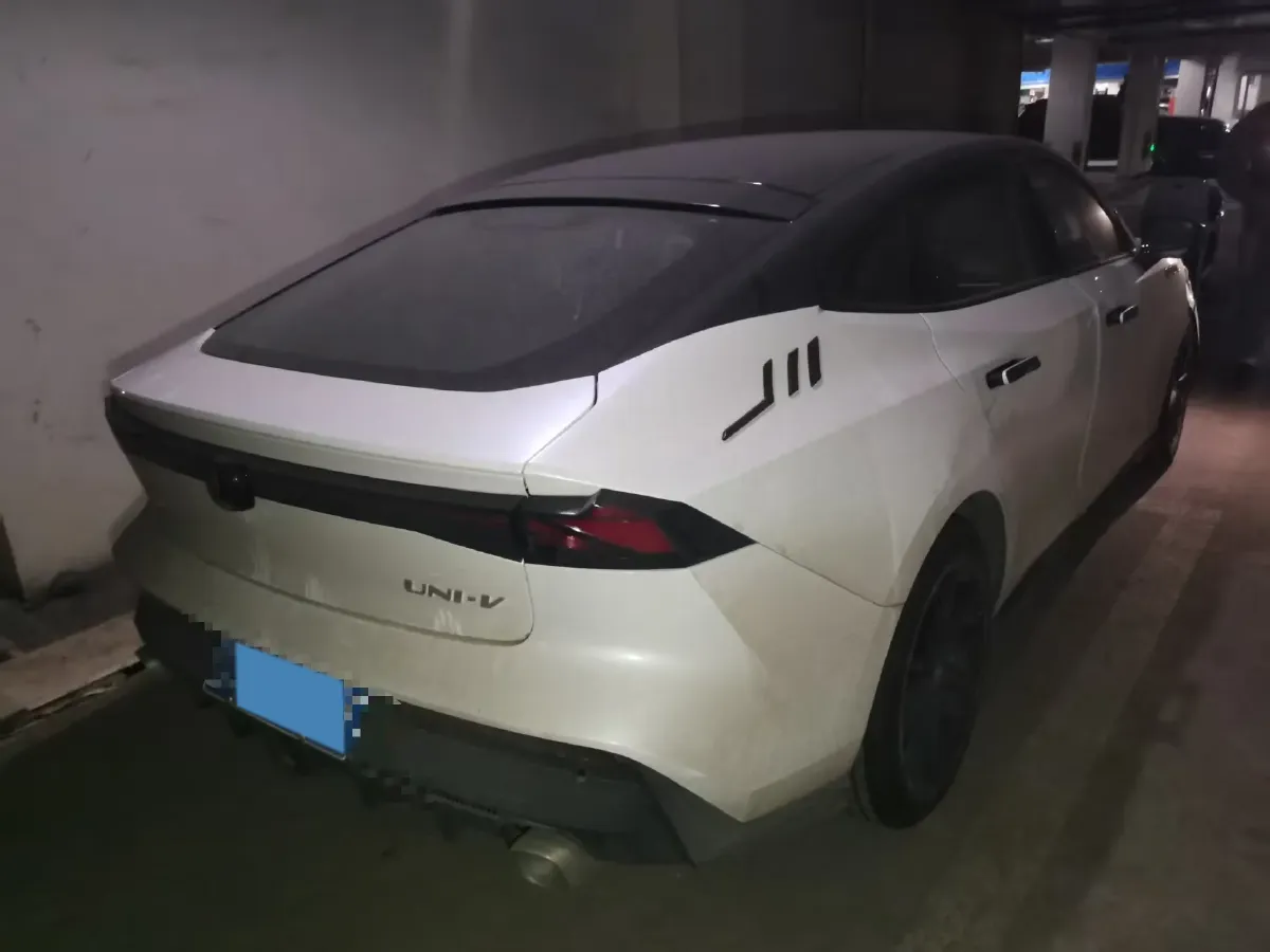 2023 ChangAn UNI-V 1.5T 188HP L4 7DCT,autocango,china used car exporter,china ev exporter,chinese used car exporter,chinese used ev exporter