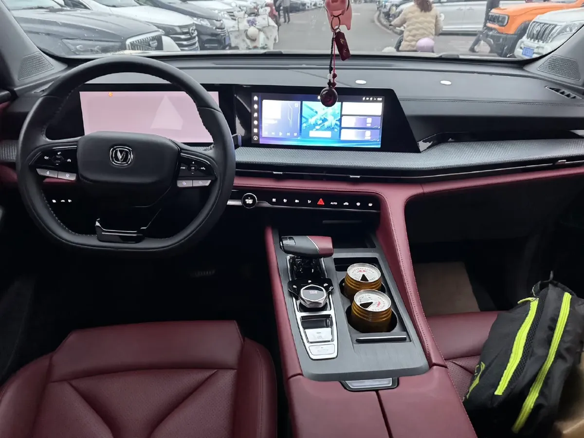 2022 ChangAn CS75 Plus 2.0T 233HP L4 8AT,autocango,china used car exporter,china ev exporter,chinese used car exporter,chinese used ev exporter