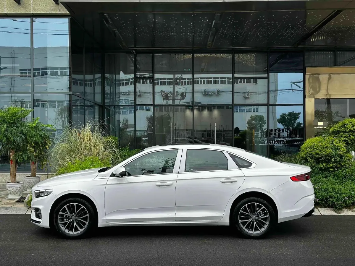 2025 Geely Preface 1.5T 181HP L4 7DCT,autocango,china used car exporter,china ev exporter,chinese used car exporter,chinese used ev exporter