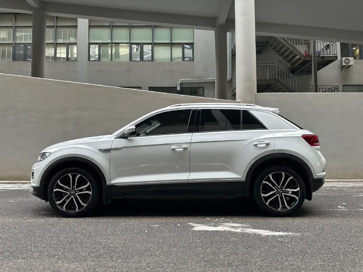2022 Volkswagen T-Roc 1.4T 150HP L4 7DCT,autocango,china used car exporter,china ev exporter,chinese used car exporter,chinese used ev exporter