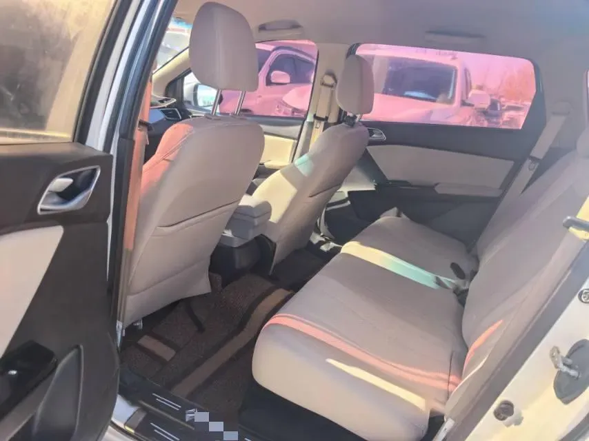 2017 BaoJun 310W 1.5L 112HP L4 6MT,autocango,china used car exporter,china ev exporter,chinese used car exporter,chinese used ev exporter