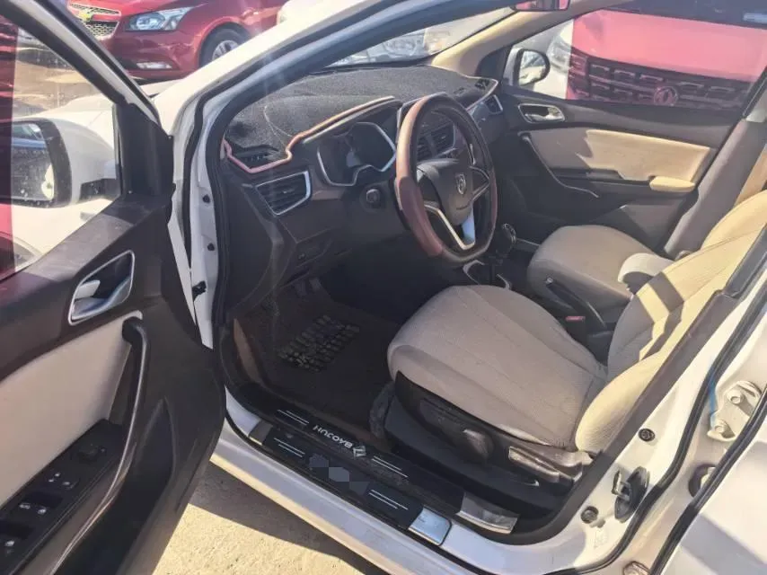 2017 BaoJun 310W 1.5L 112HP L4 6MT,autocango,china used car exporter,china ev exporter,chinese used car exporter,chinese used ev exporter