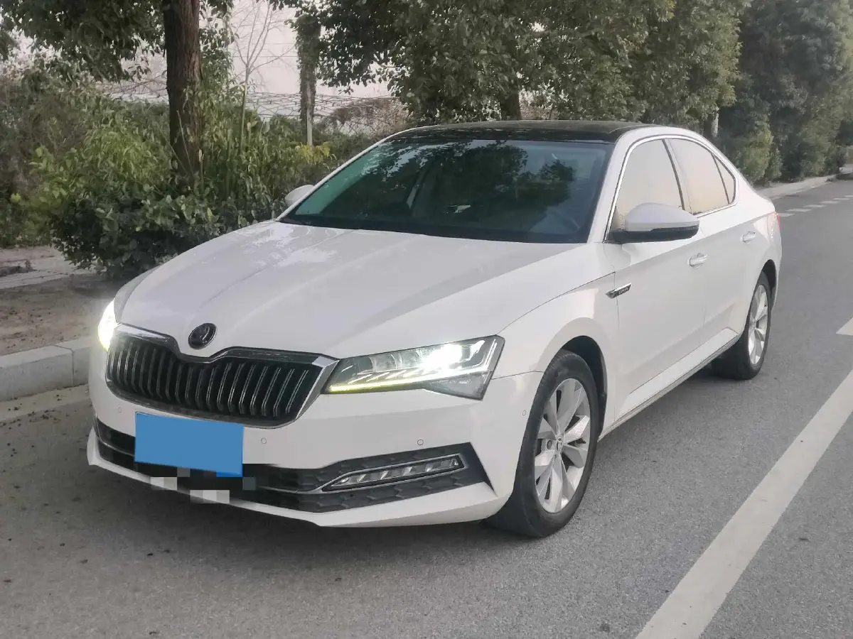 2019 Skoda Superb 2.0T 186HP L4 7DCT