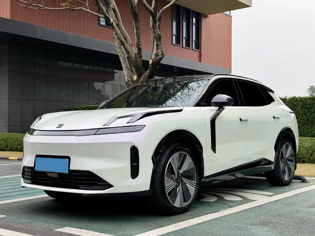 2023 LYNK&CO 08 EM-P 1.5T 163HP L4 3DHT PHEV 39.6KWH
