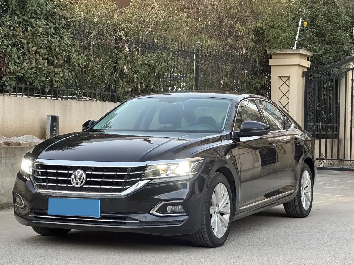 2020 Volkswagen Passat 2.0T 186HP L4 7DCT