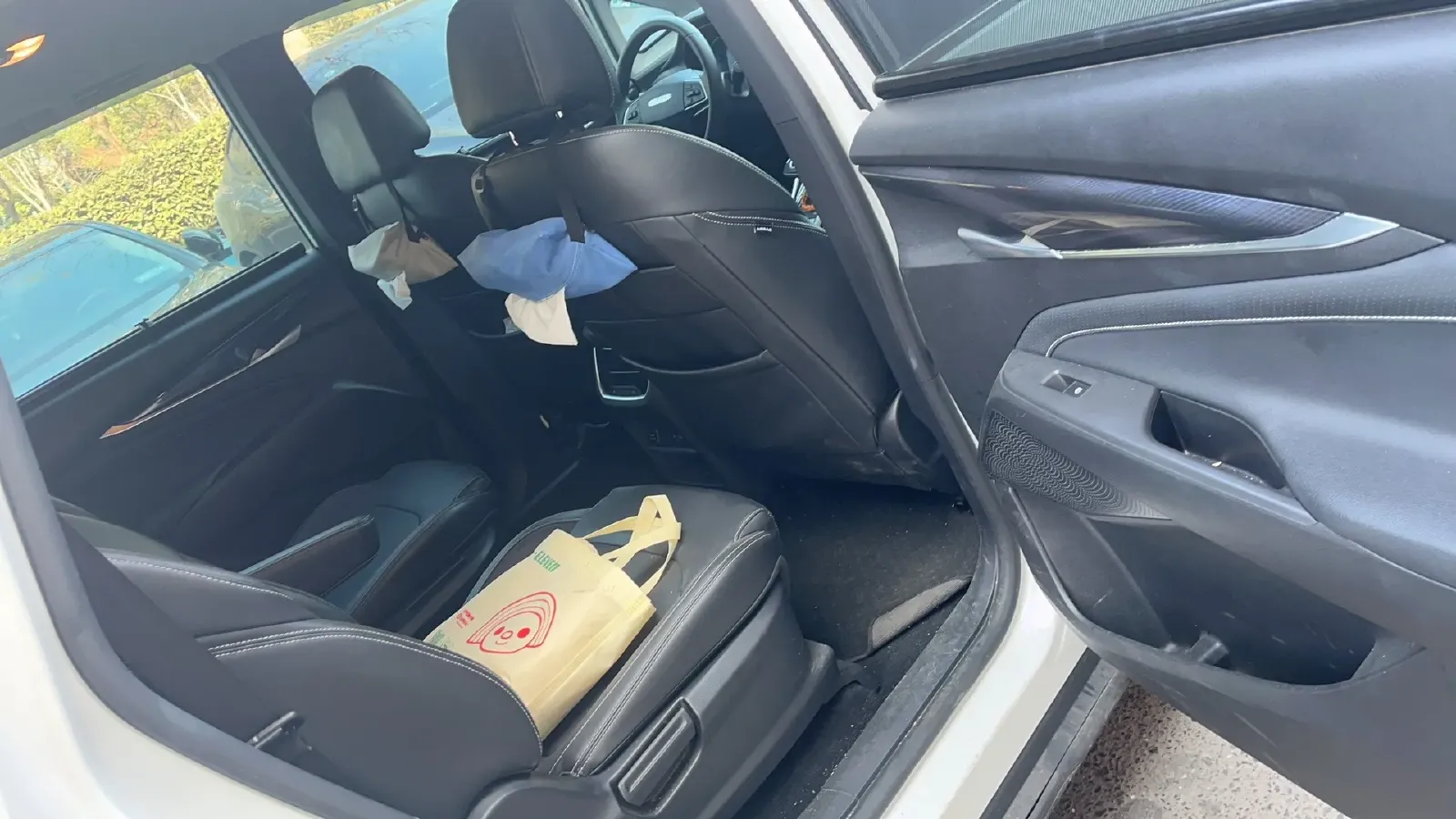 2022 MAXUS DaJia 5 1.3T 163HP L3 AMT PHEV 13KWH,autocango,china used car exporter,china ev exporter,chinese used car exporter,chinese used ev exporter