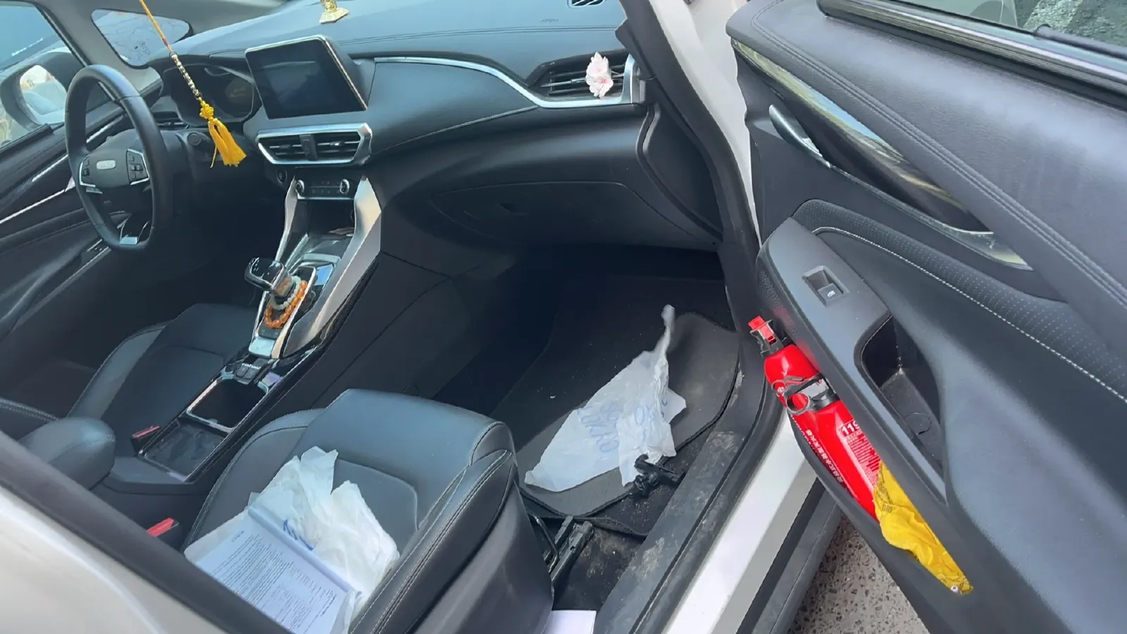 2022 MAXUS DaJia 5 1.3T 163HP L3 AMT PHEV 13KWH,autocango,china used car exporter,china ev exporter,chinese used car exporter,chinese used ev exporter