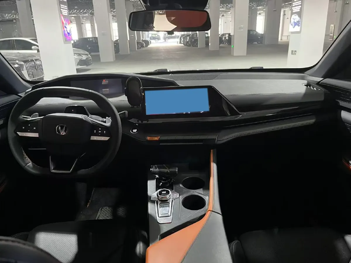 2022 ChangAn UNI-V 1.5T 188HP L4 7DCT,autocango,china used car exporter,china ev exporter,chinese used car exporter,chinese used ev exporter