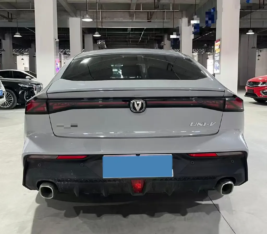 2022 ChangAn UNI-V 1.5T 188HP L4 7DCT,autocango,china used car exporter,china ev exporter,chinese used car exporter,chinese used ev exporter