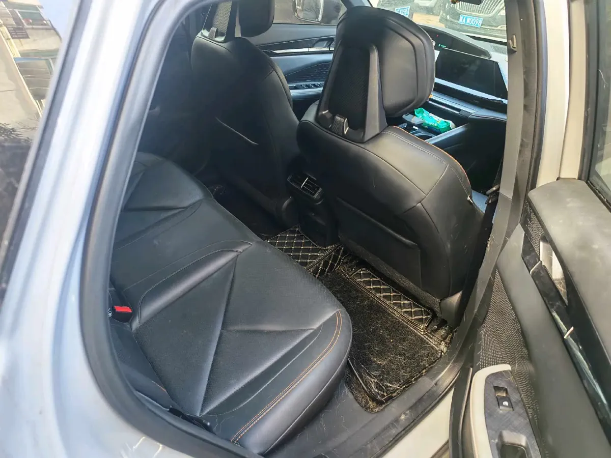 2022 ChangAn UNI-V 1.5T 188HP L4 7DCT,autocango,china used car exporter,china ev exporter,chinese used car exporter,chinese used ev exporter