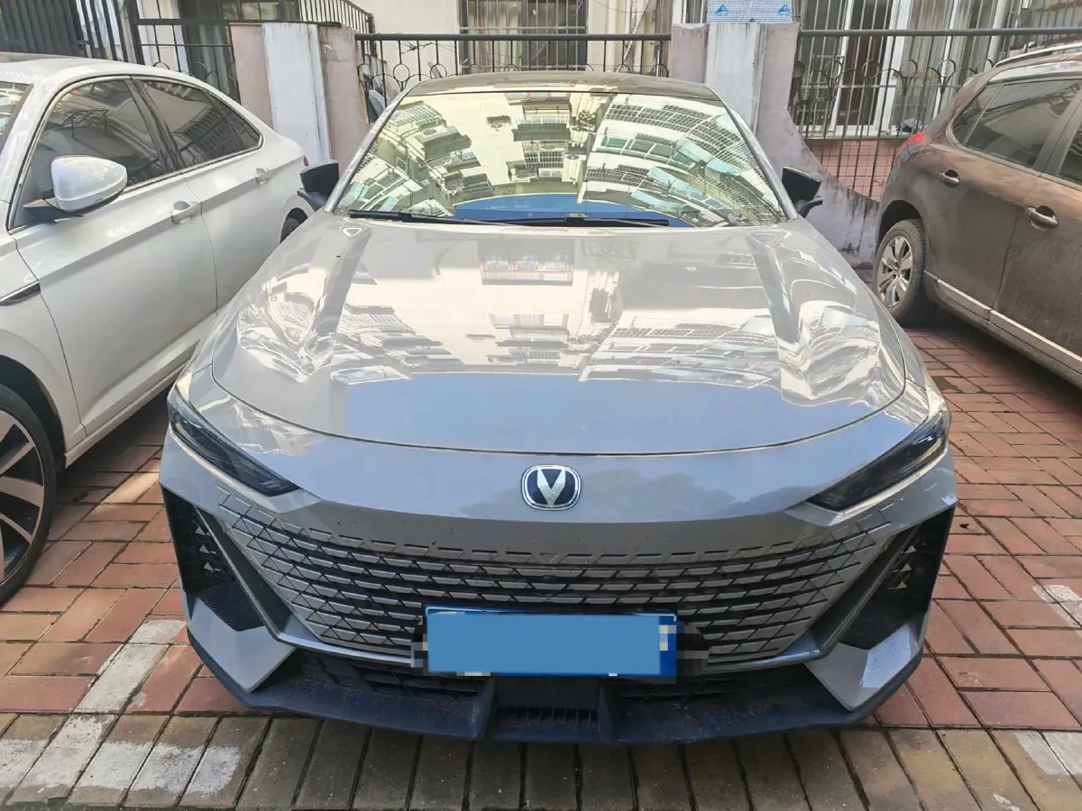 2022 ChangAn UNI-V 1.5T 188HP L4 7DCT,autocango,china used car exporter,china ev exporter,chinese used car exporter,chinese used ev exporter