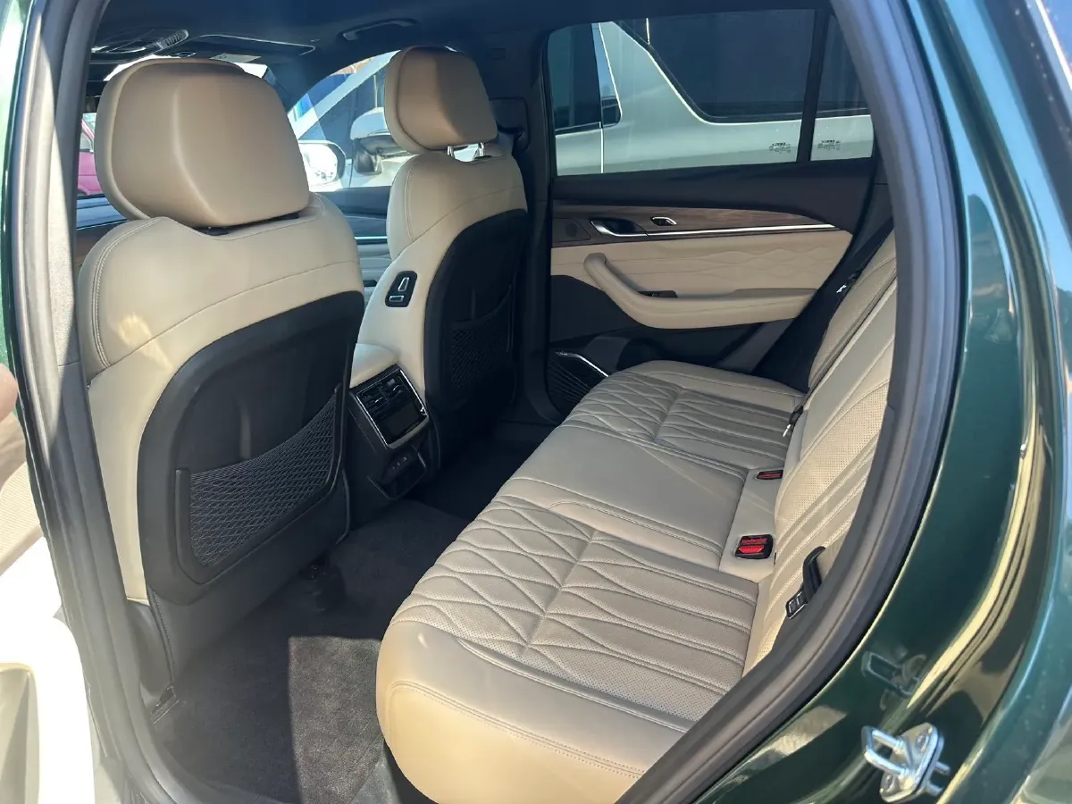 2025 Geely Monjaro 2.0T 238HP L4 8AT,autocango,china used car exporter,china ev exporter,chinese used car exporter,chinese used ev exporter