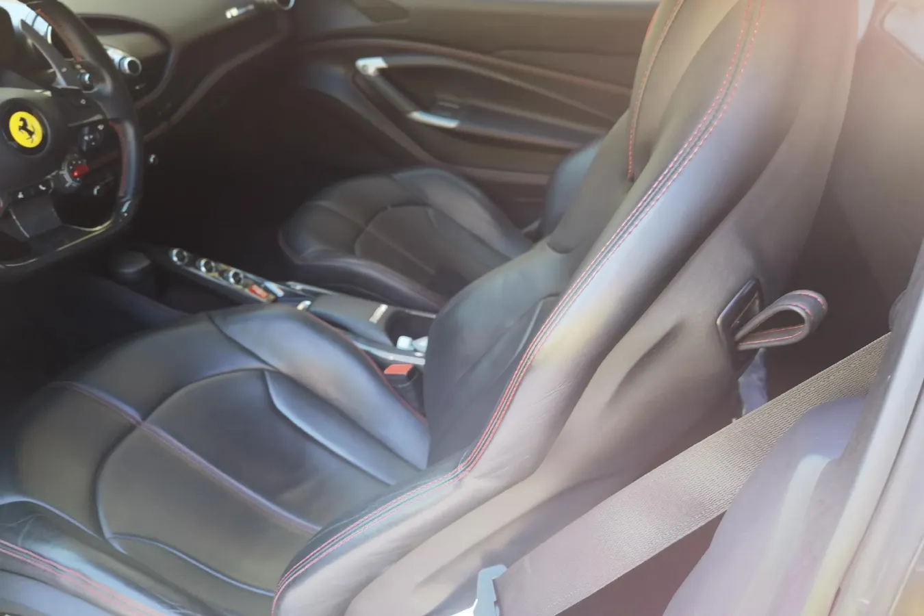 2019 Aston Martin DB11 5.2T 639HP V12 8AT,autocango,china used car exporter,china ev exporter,chinese used car exporter,chinese used ev exporter