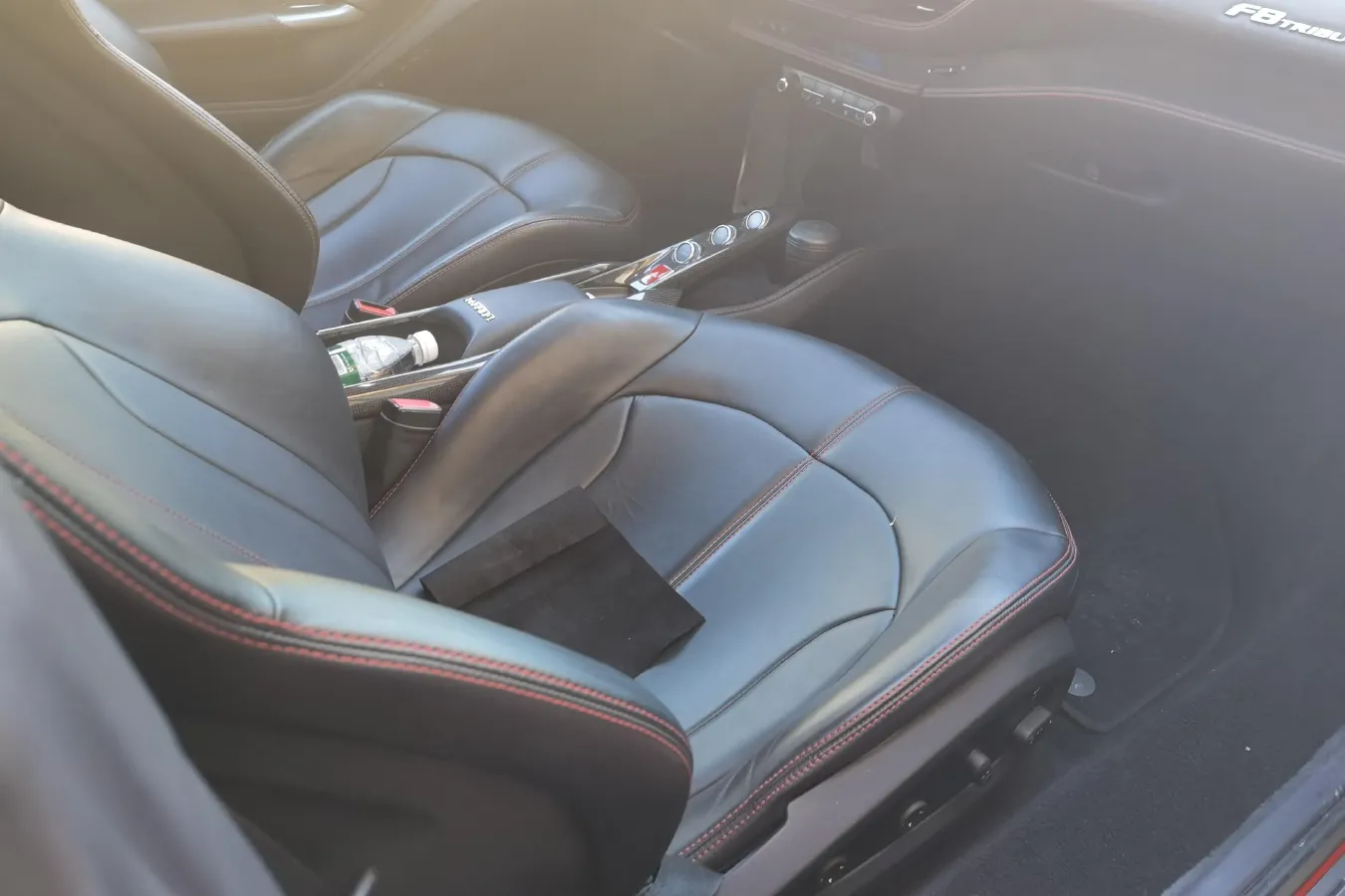 2019 Aston Martin DB11 5.2T 639HP V12 8AT,autocango,china used car exporter,china ev exporter,chinese used car exporter,chinese used ev exporter