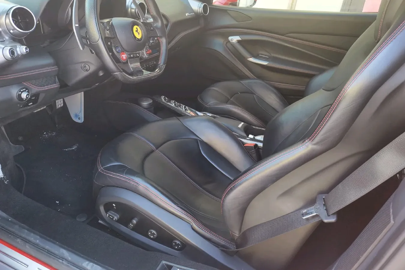 2019 Aston Martin DB11 5.2T 639HP V12 8AT,autocango,china used car exporter,china ev exporter,chinese used car exporter,chinese used ev exporter