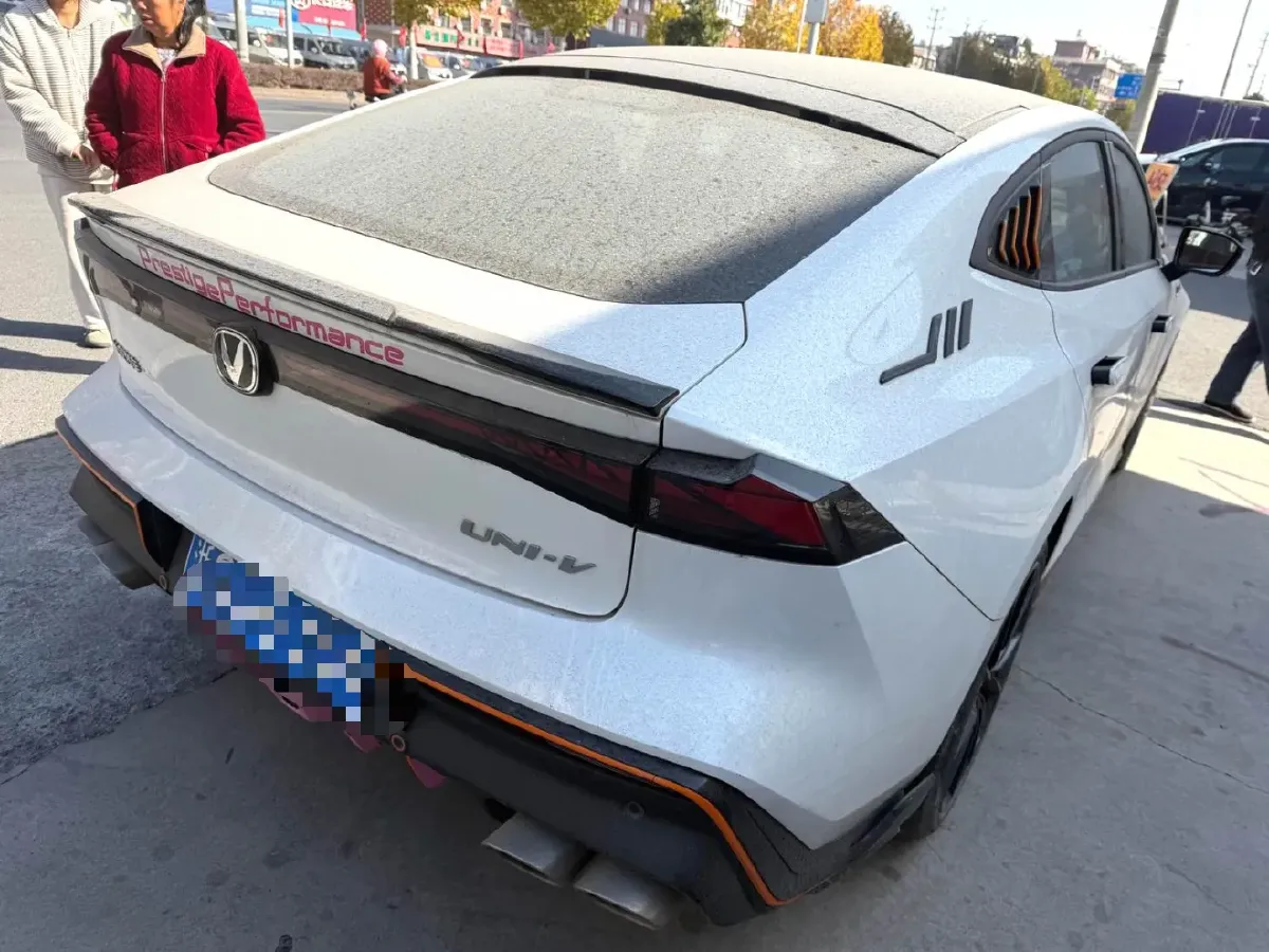 2023 ChangAn UNI-V 1.5T 188HP L4 7DCT,autocango,china used car exporter,china ev exporter,chinese used car exporter,chinese used ev exporter