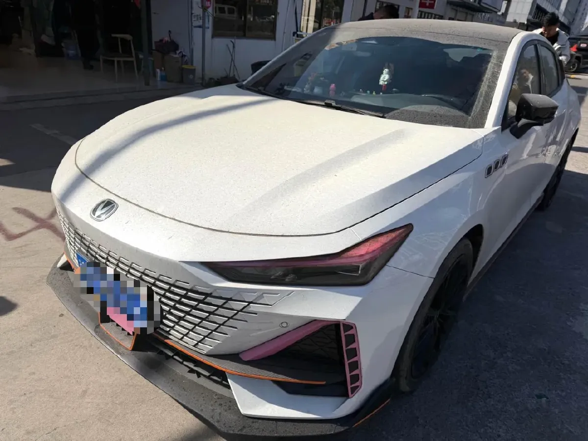 2023 ChangAn UNI-V 1.5T 188HP L4 7DCT,autocango,china used car exporter,china ev exporter,chinese used car exporter,chinese used ev exporter