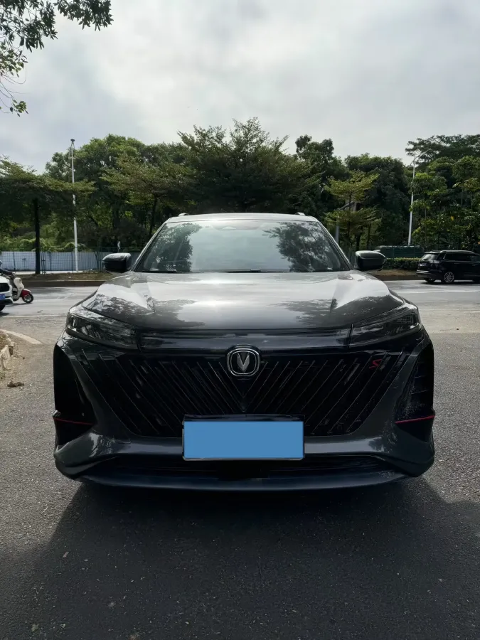 2022 ChangAn CS75 Plus 1.5T 188HP L4 8AT,autocango,china used car exporter,china ev exporter,chinese used car exporter,chinese used ev exporter