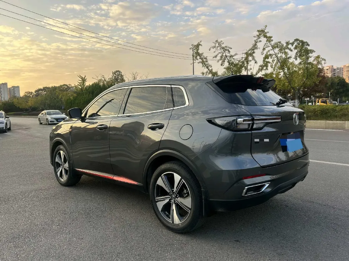 2022 ChangAn Oshan X7 Plus 1.5T 188HP L4 7DCT,autocango,china used car exporter,china ev exporter,chinese used car exporter,chinese used ev exporter