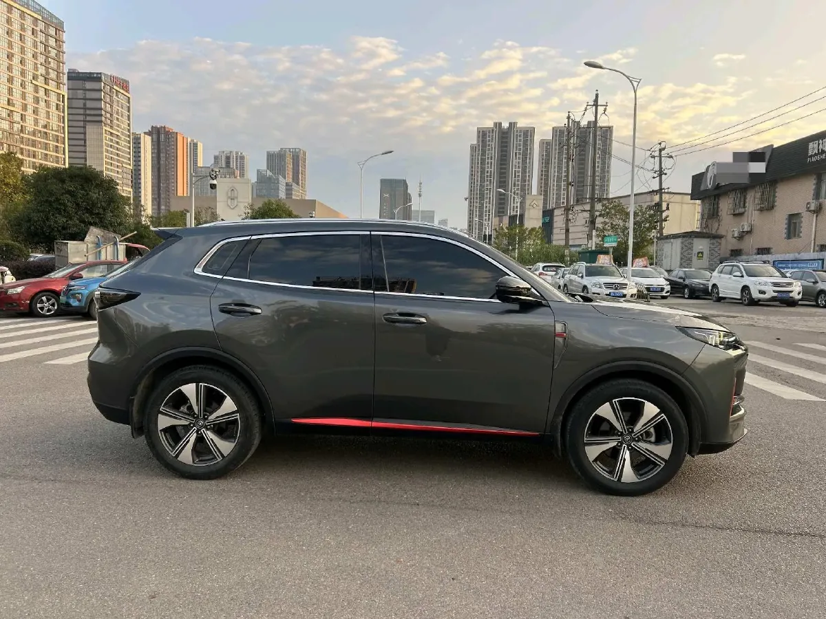 2022 ChangAn Oshan X7 Plus 1.5T 188HP L4 7DCT,autocango,china used car exporter,china ev exporter,chinese used car exporter,chinese used ev exporter