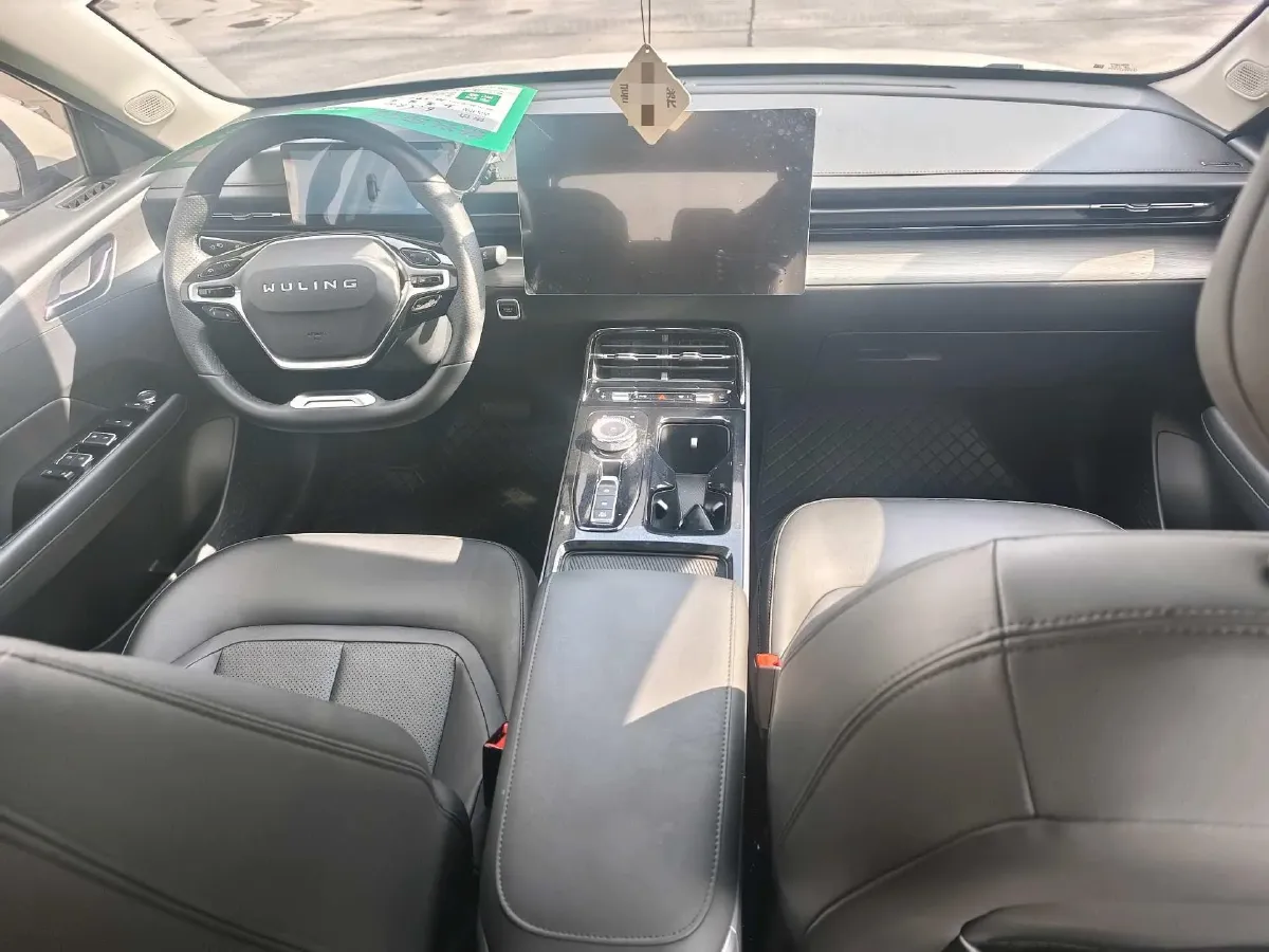 2024 WuLing XingGuang 1.5L 106HP L4 E-CVT PHEV 20.5KWH,autocango,china used car exporter,china ev exporter,chinese used car exporter,chinese used ev exporter