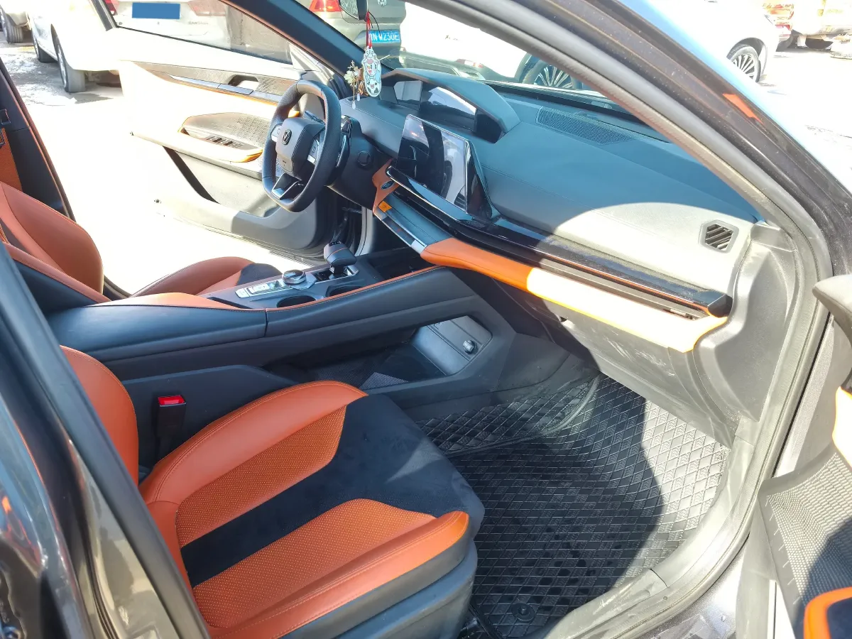 2023 ChangAn UNI-V 1.5T 188HP L4 7DCT,autocango,china used car exporter,china ev exporter,chinese used car exporter,chinese used ev exporter