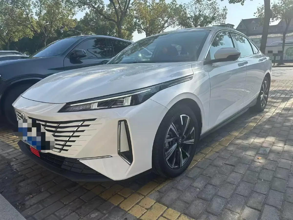 2024 ChangAn Eado 1.5T 170HP L4 7DCT,autocango,china used car exporter,china ev exporter,chinese used car exporter,chinese used ev exporter