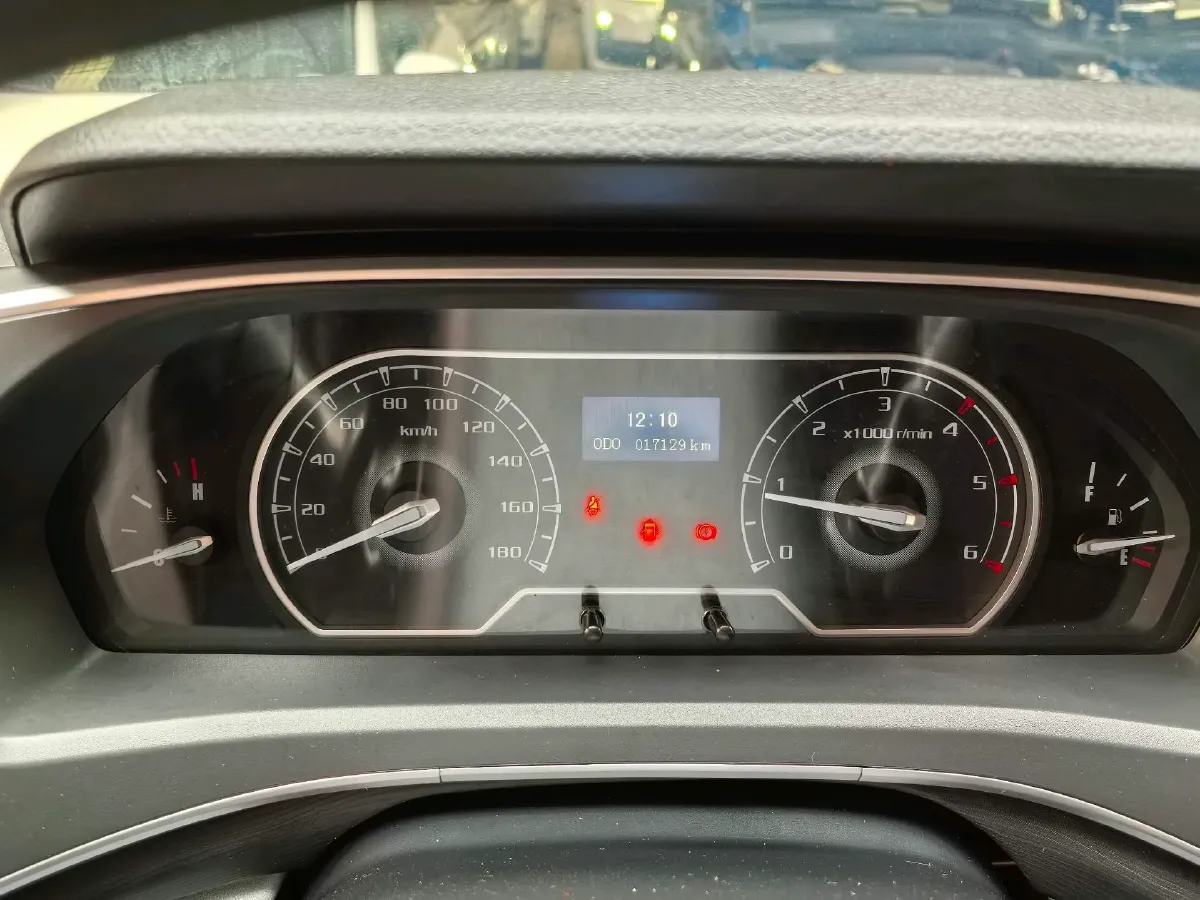 2024 MAXUS XinTu V80 2.0T 147HP L4 6MT,autocango,china used car exporter,china ev exporter,chinese used car exporter,chinese used ev exporter