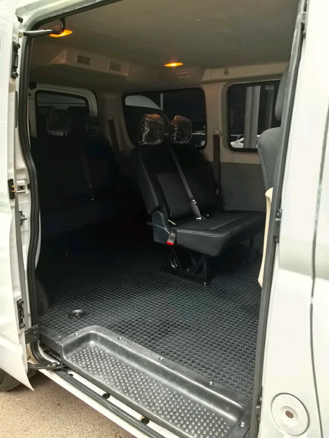 2024 MAXUS XinTu V80 2.0T 147HP L4 6MT,autocango,china used car exporter,china ev exporter,chinese used car exporter,chinese used ev exporter