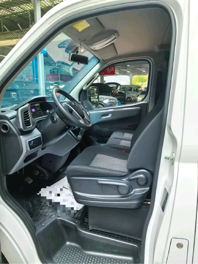 2024 MAXUS XinTu V80 2.0T 147HP L4 6MT,autocango,china used car exporter,china ev exporter,chinese used car exporter,chinese used ev exporter