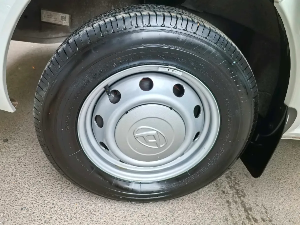 2024 MAXUS XinTu V80 2.0T 147HP L4 6MT,autocango,china used car exporter,china ev exporter,chinese used car exporter,chinese used ev exporter